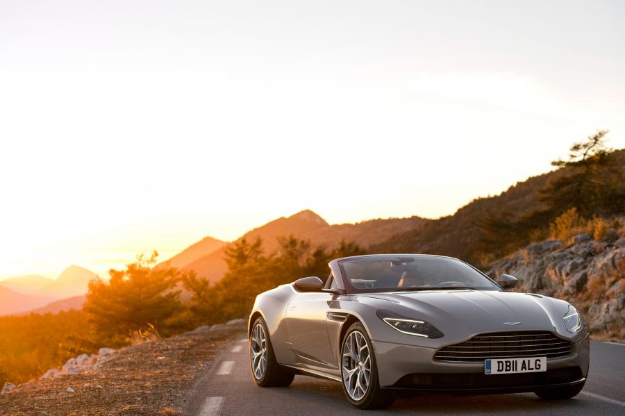  Aston Martin DB11 V8 Volante 2018 года  (WW) (фото 45 из 54)